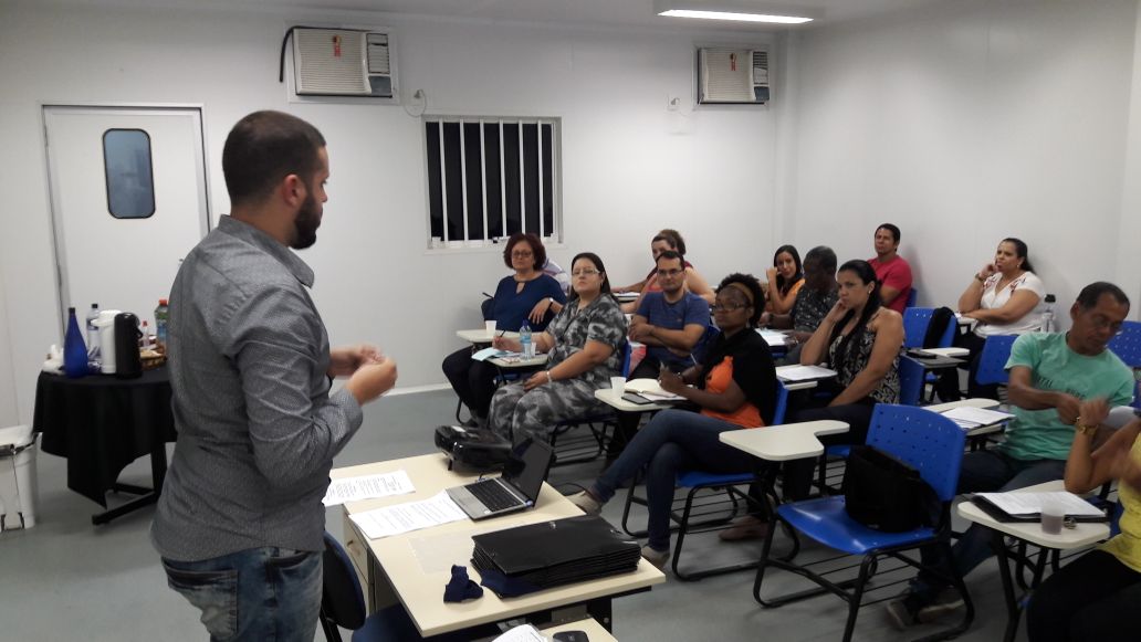 Foto: Servidor Vinicius Murat do Carmo ministrando o curso.